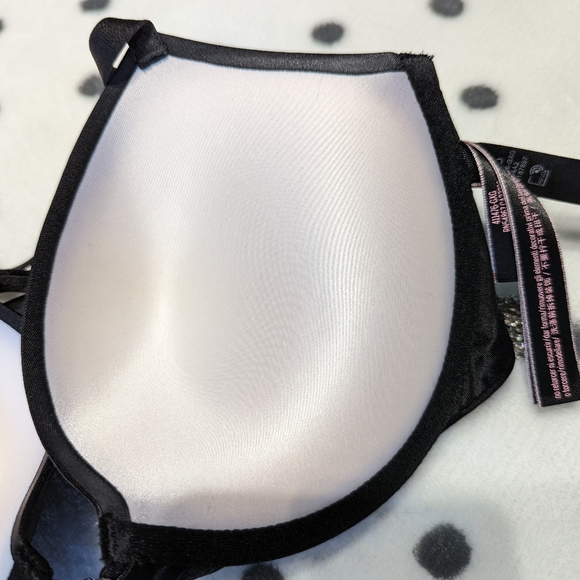 Victoria's Secret Very Sexy Push Up Bra BNWOT - 32D - Picture 3 of 6